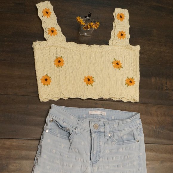 Tops - Sunflower Embroidery Crochet Crop Top SUPER CUTE NEVER WORN BRAND NEW FLORAL BUY